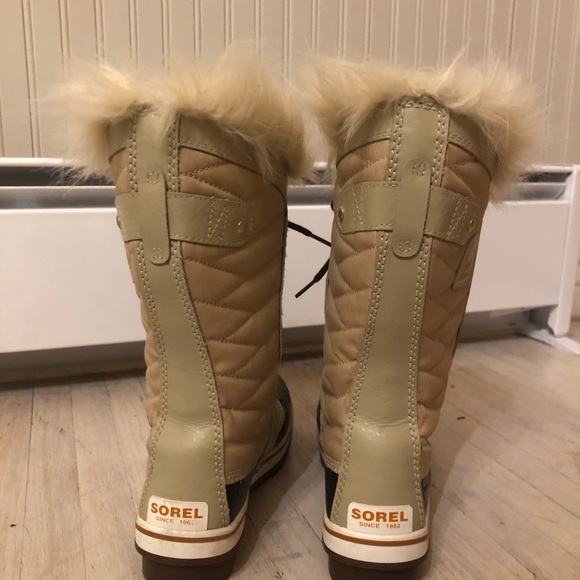 Sorel Faux Fur Lined Snow Boots size 6.5 - Picture 3 of 6